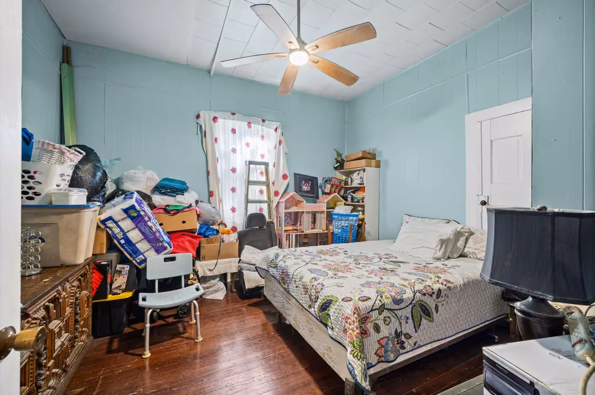 Photo 5 of 320 Eichwurzel Lane, Houston, TX