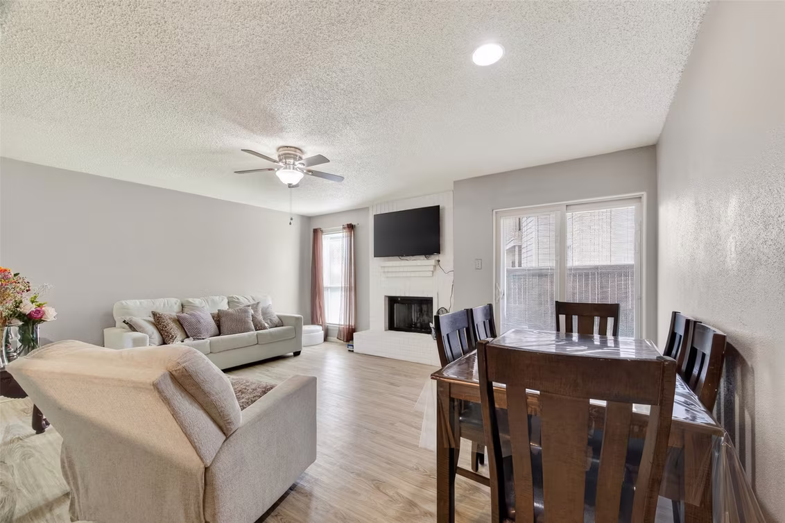 Photo 3 of 3919 Fairmont Parkway 171, Pasadena, TX
