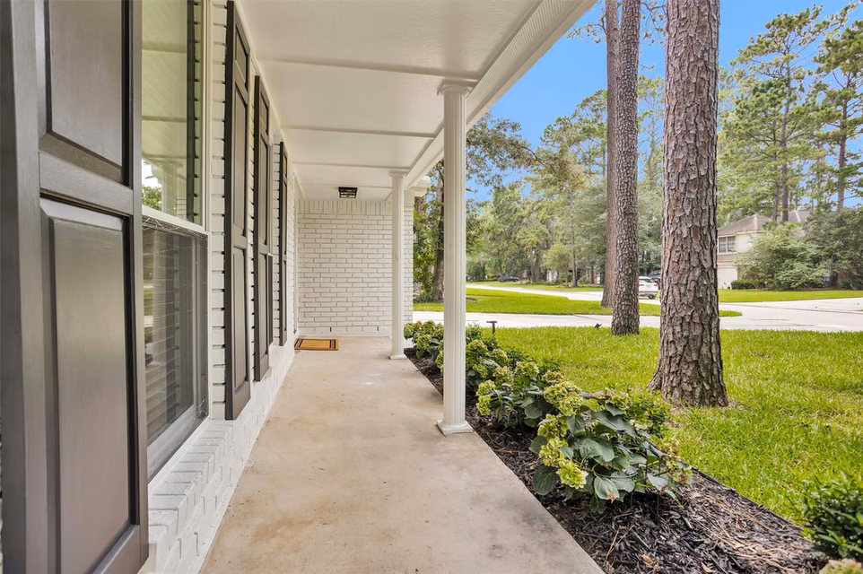 Photo 7 of 147 E Pathfinders Circle, The Woodlands, TX