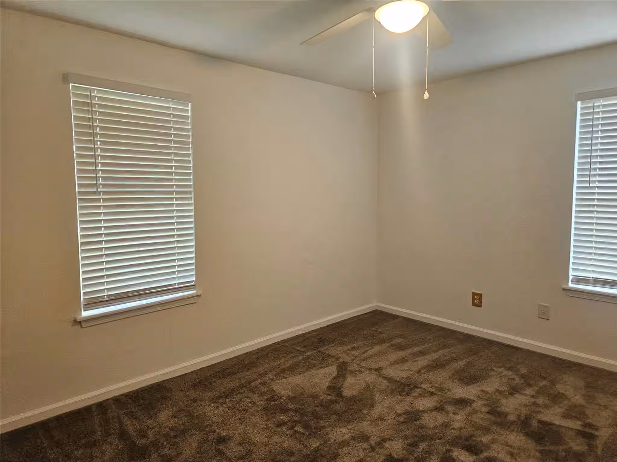 Photo 4 of 302 Grayless Street, Richmond, TX