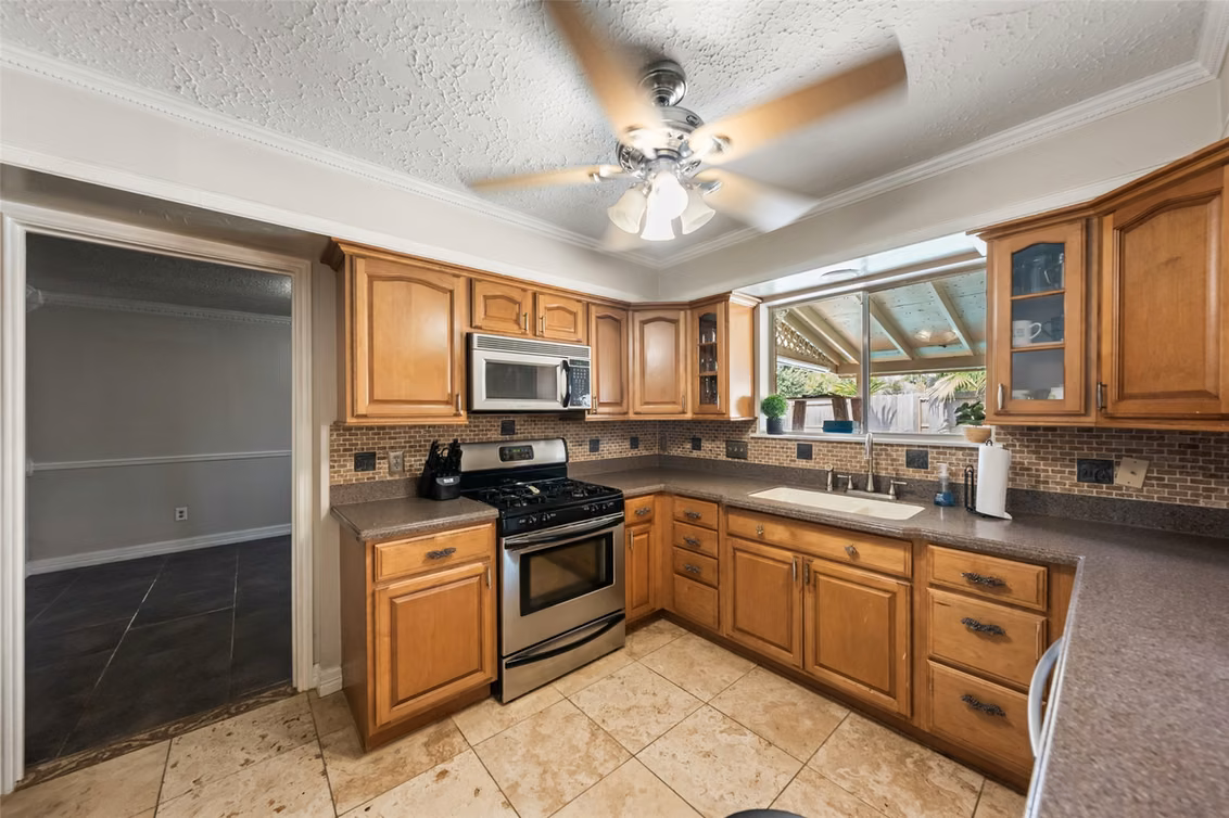 Photo 7 of 22303 Meadowrock Drive, Spring, TX