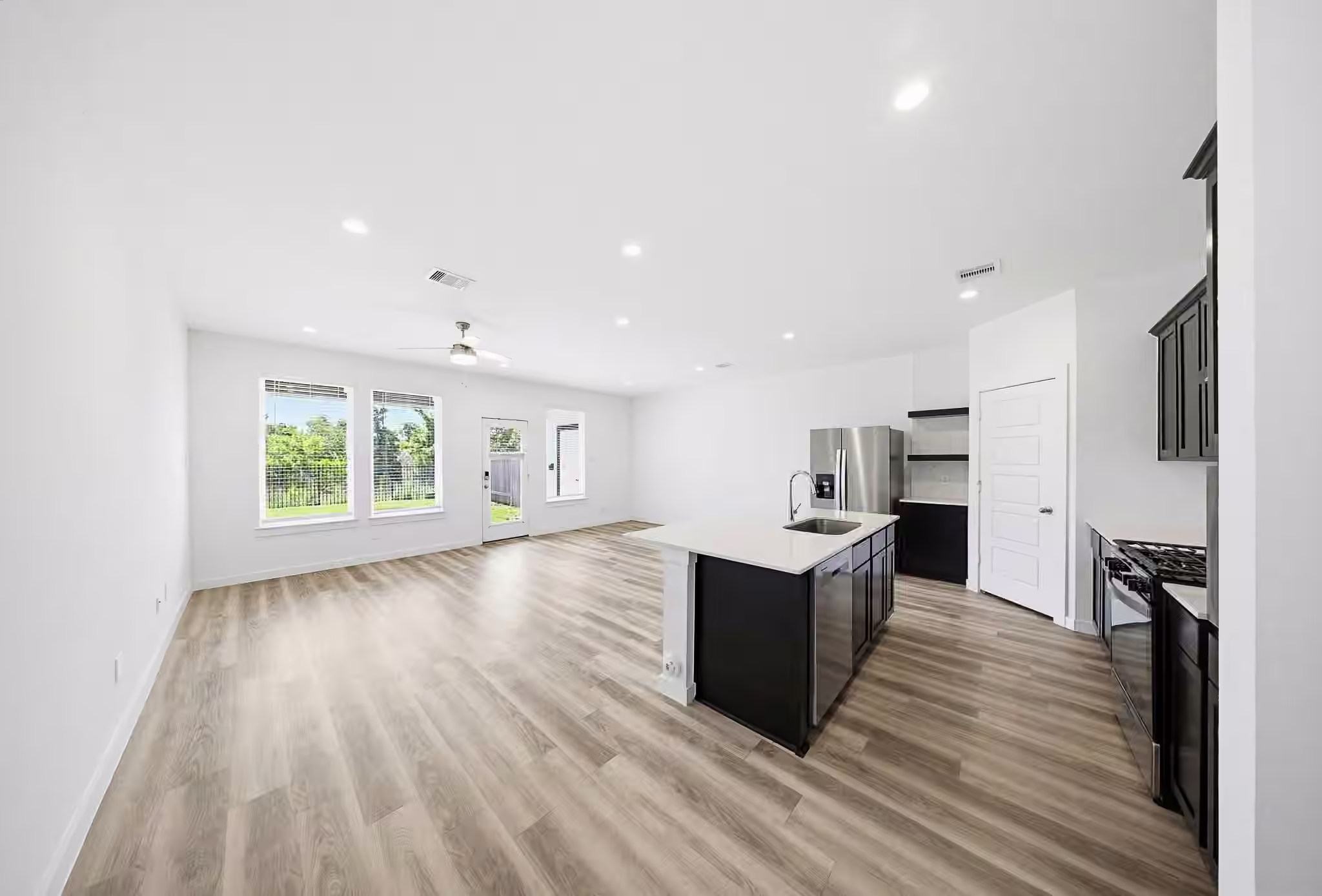 Photo 6 of 12331 Basilwood Drive, Houston, TX