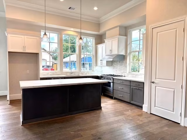 Photo 3 of 606 Delmar, Houston, TX