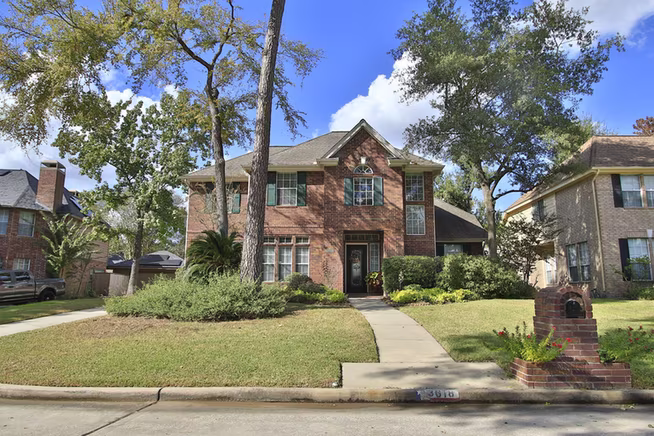 Photo 3 of 3618 Walnut Forest Lane, Spring, TX