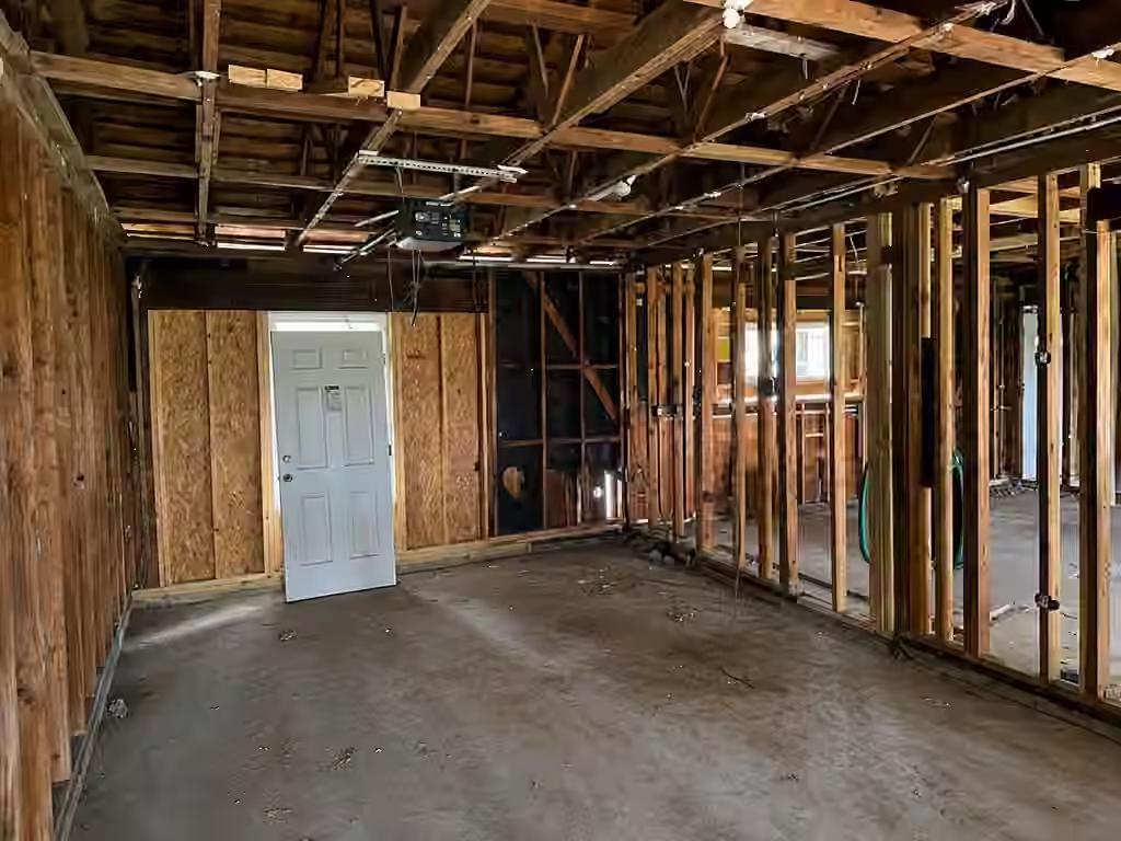 Photo 5 of 5822 Lyndhurst Drive, Houston, TX
