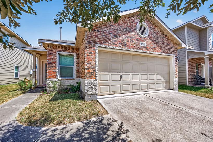 Photo 6 of 7870 Maverick Trace Lane, Cypress, TX