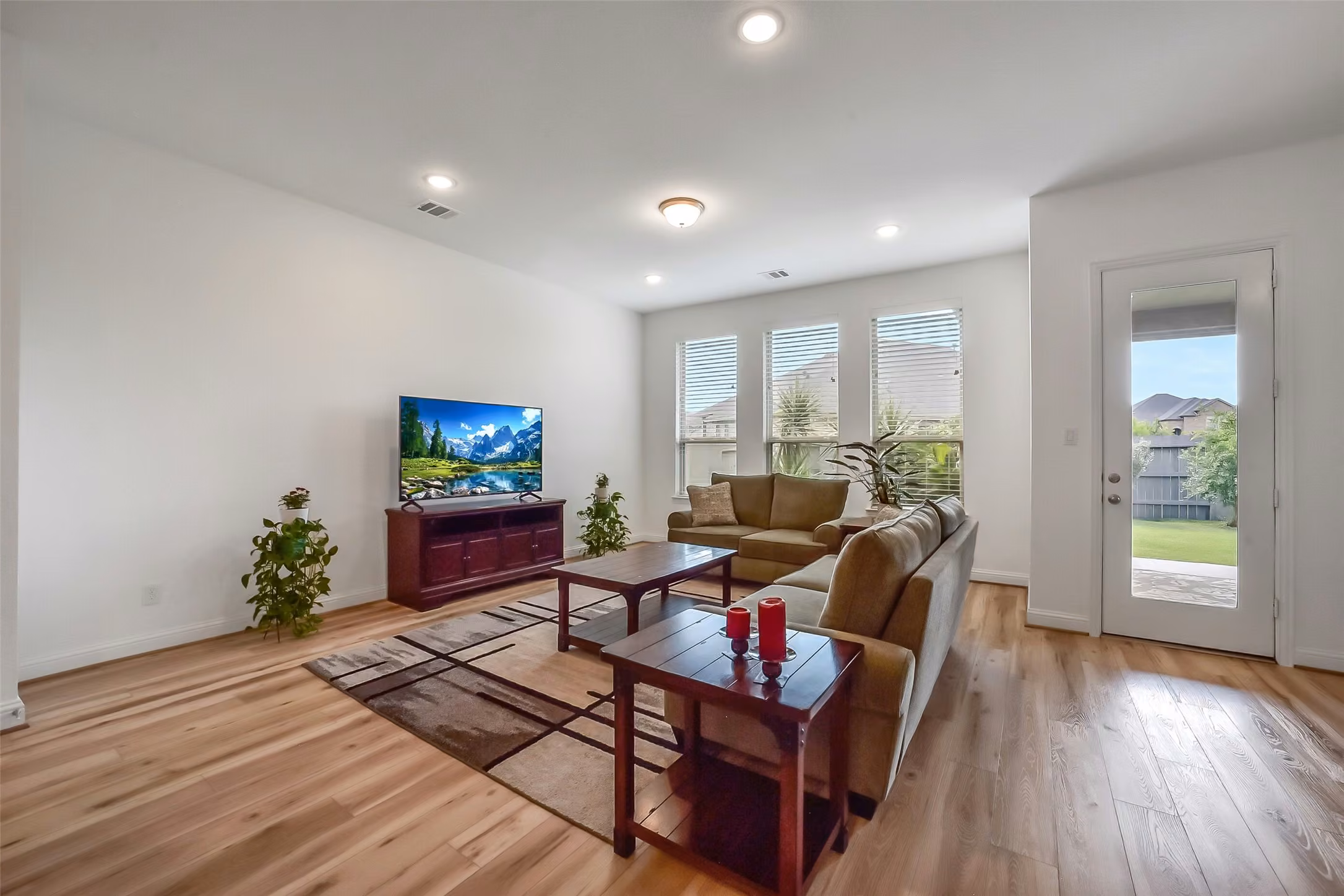 Photo 5 of 17076 Easter Lily Drive, Conroe, TX