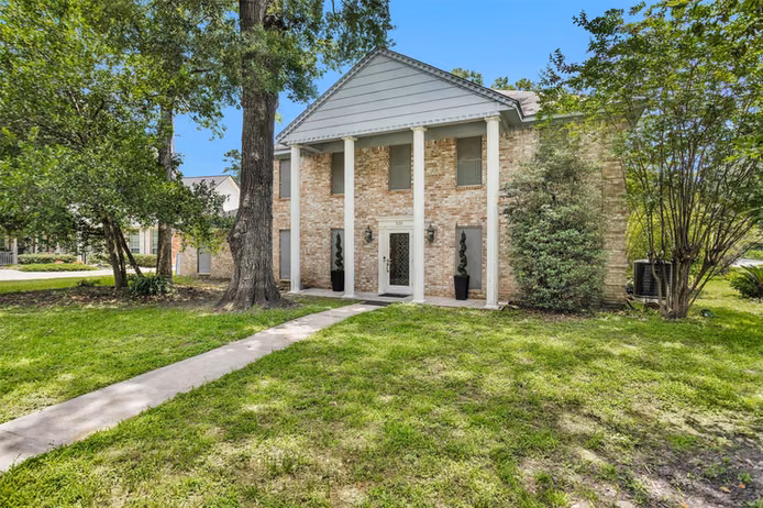 Photo 2 of 520 Beauregard Drive, Conroe, TX