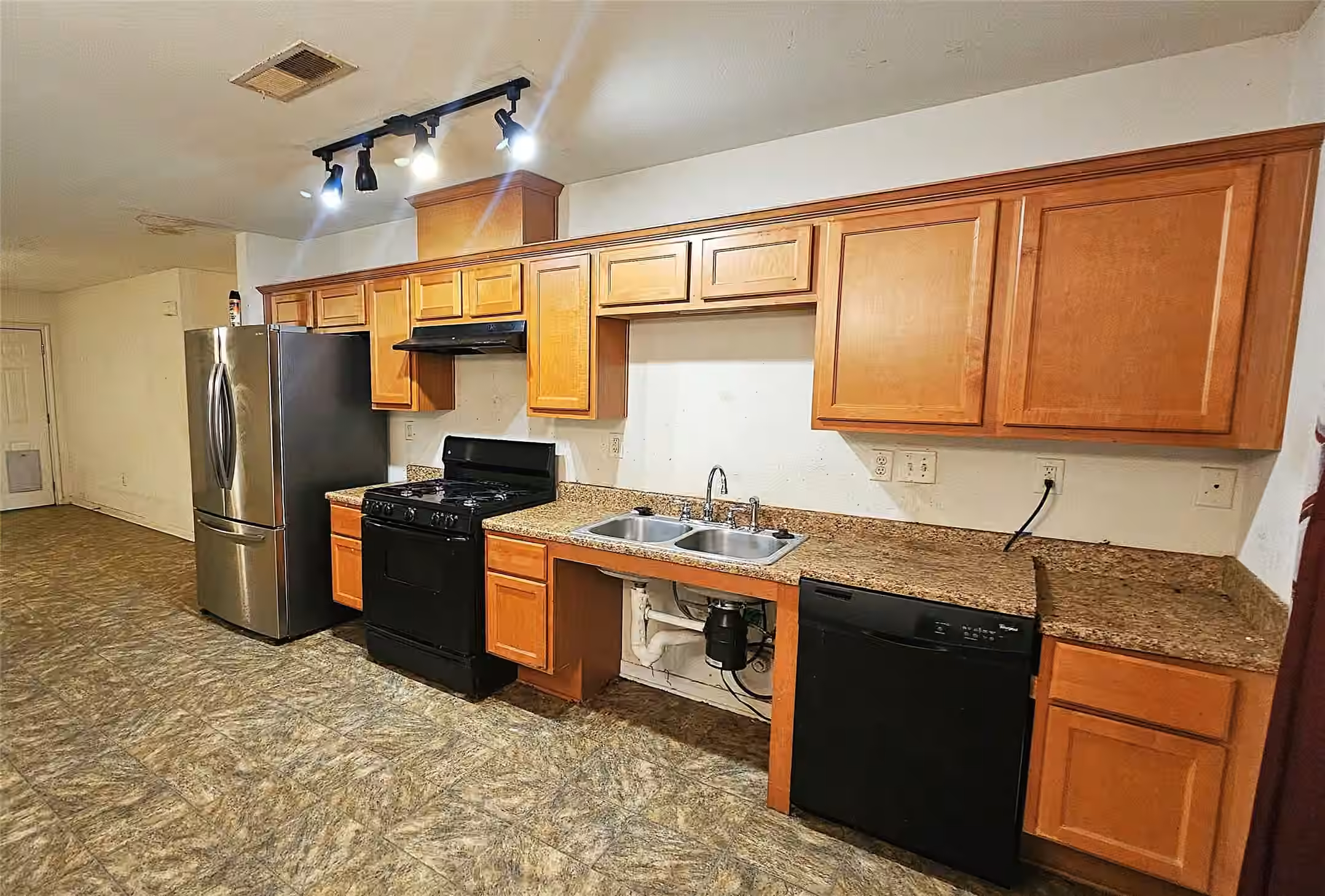 Photo 4 of 2311 12th Avenue, La Marque, TX