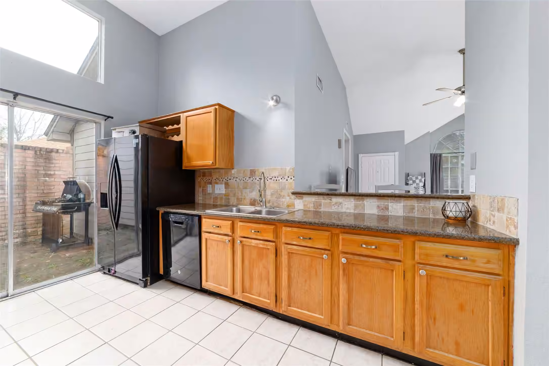 Photo 3 of 19515 Horden Creek Drive, Tomball, TX