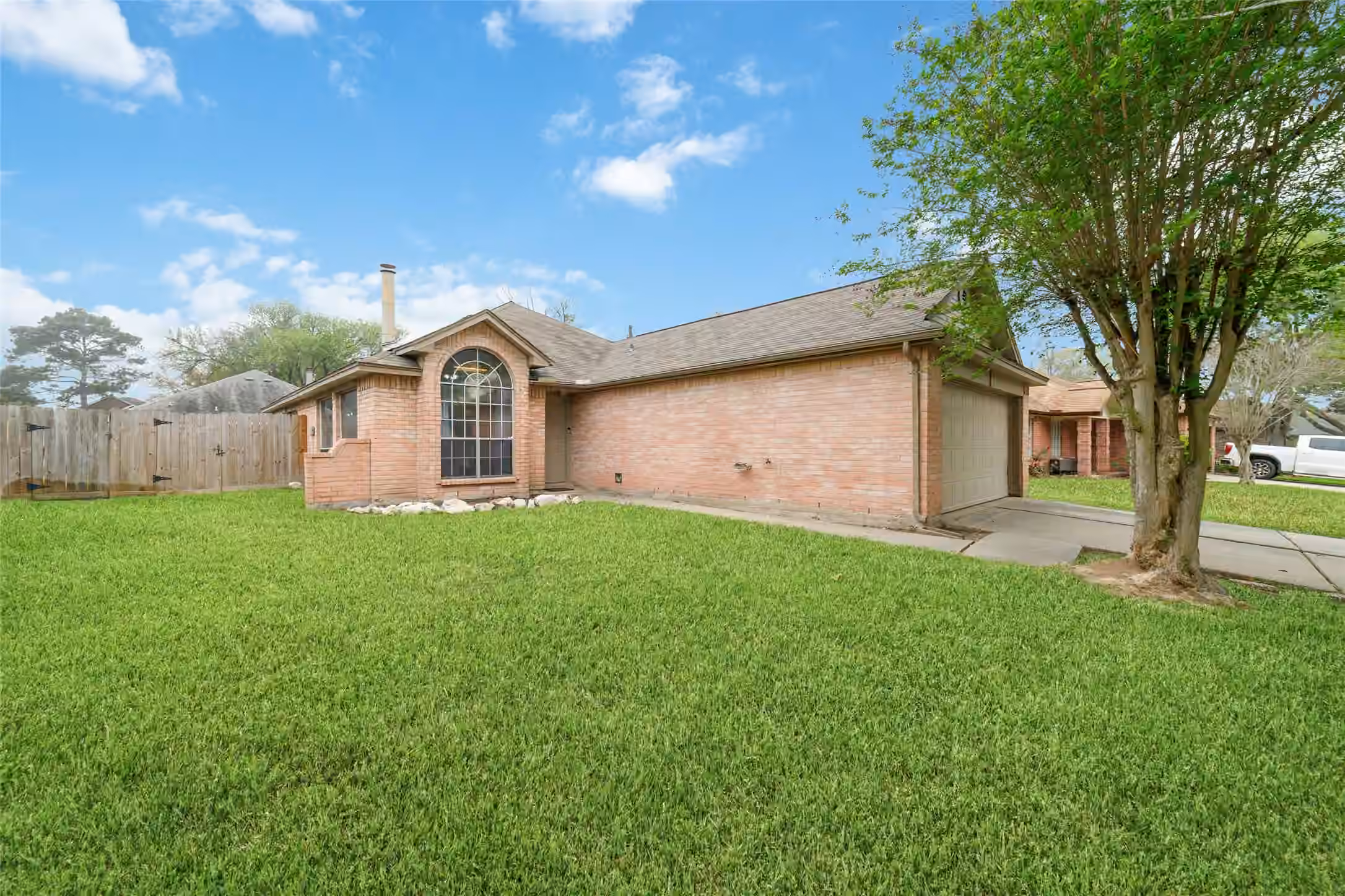 Photo 4 of 19515 Horden Creek Drive, Tomball, TX