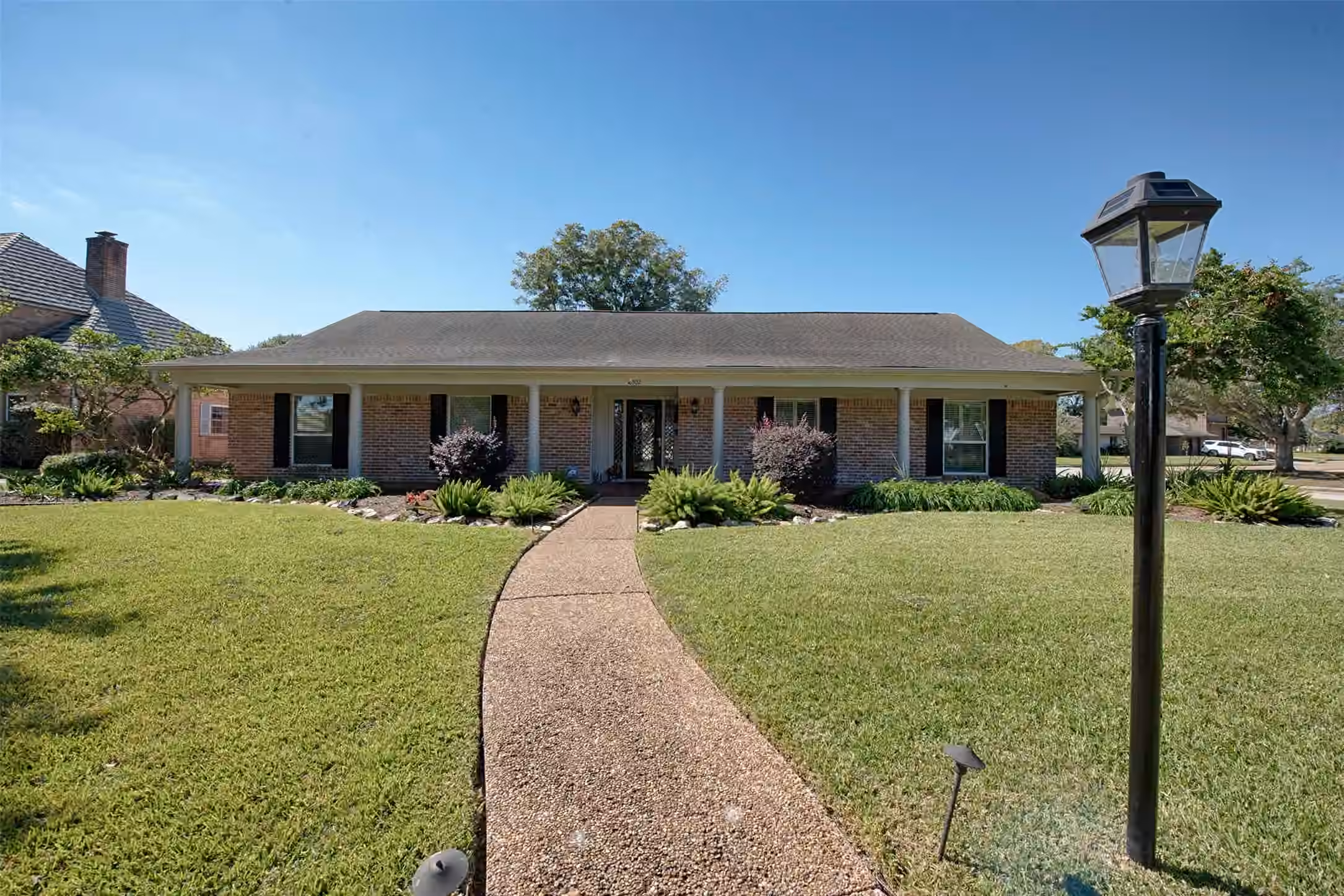 Photo 2 of 18502 Vinland Drive, Nassau Bay, TX