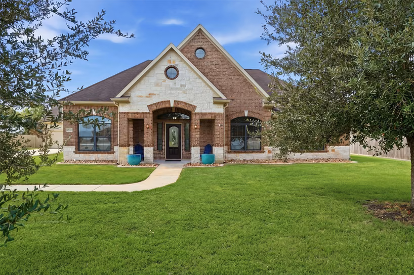 Photo 2 of 4810 Magnolia Bend Drive, Rosharon, TX