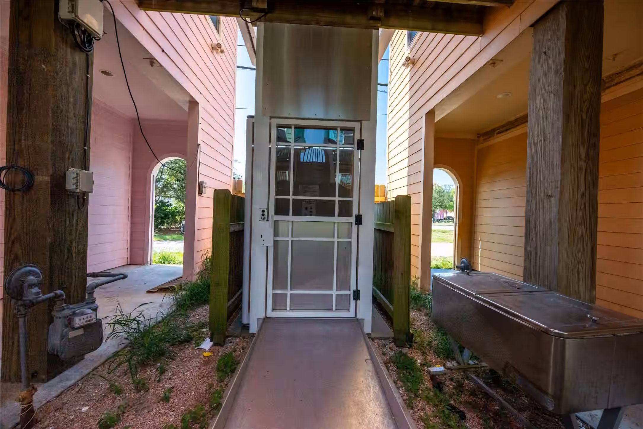 Photo 7 of 913 Moody Avenue, Galveston, TX