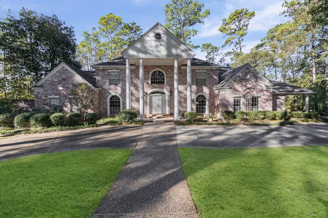 Photo 2 of 5437 Pine Springs Court, Conroe, TX