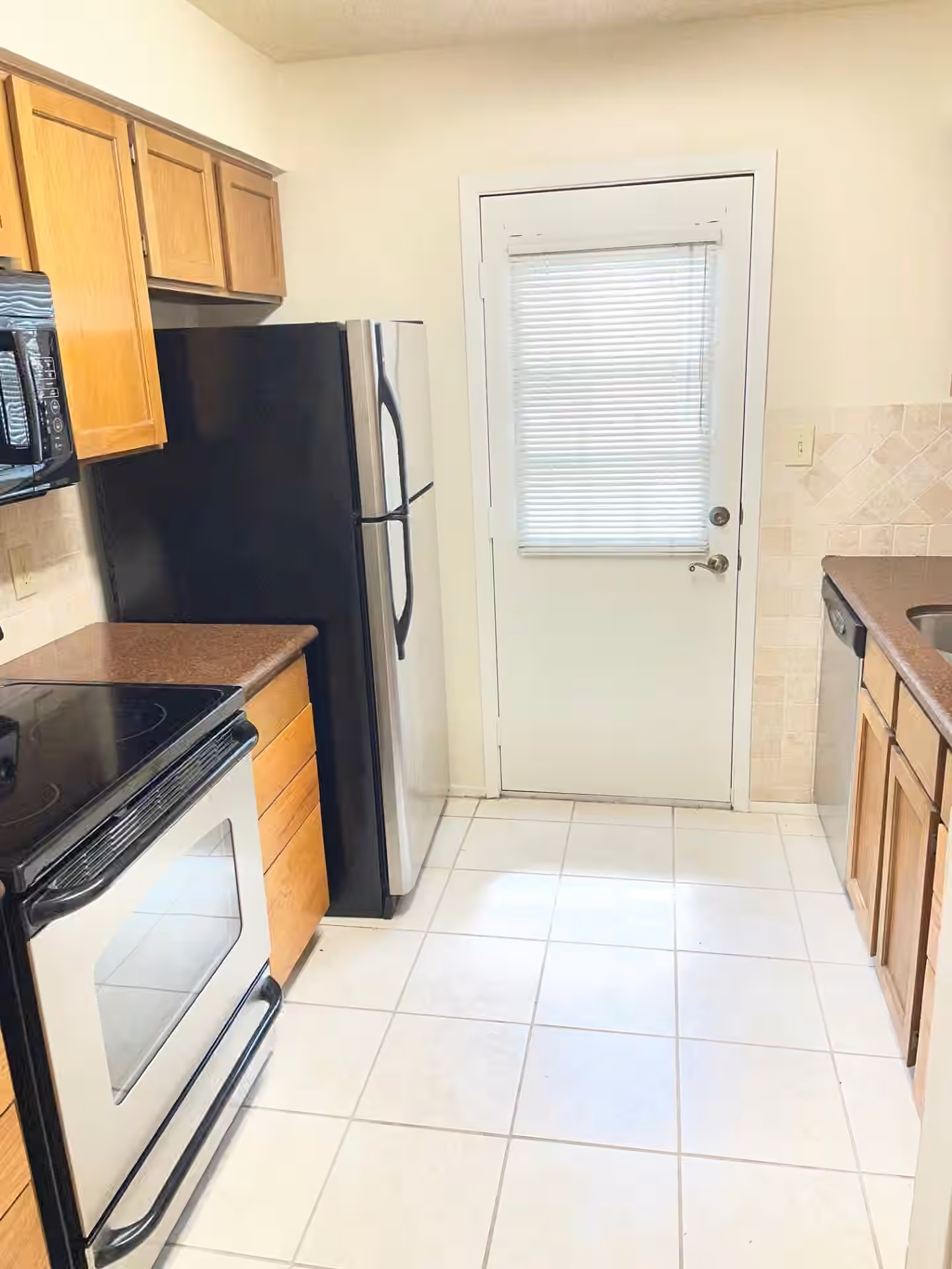 Photo 5 of 6201 Beverlyhill Street 8, Houston, TX