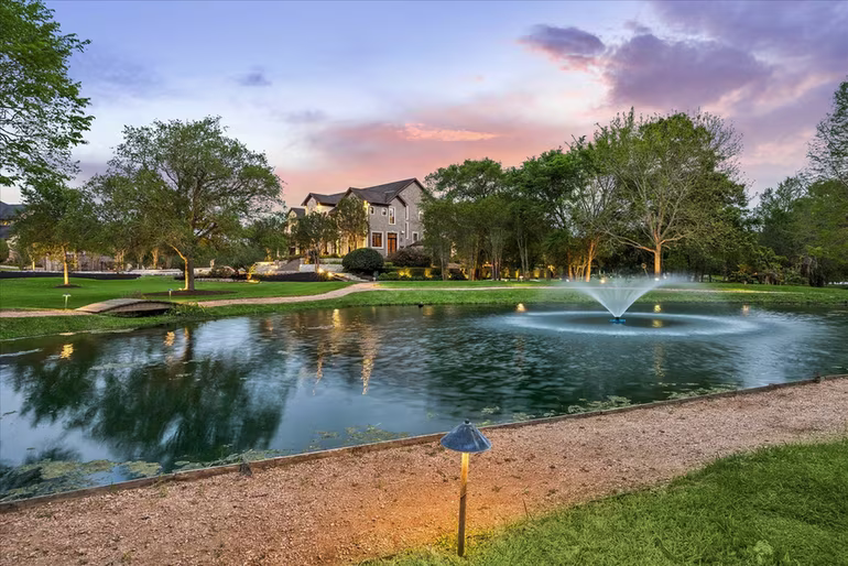 Photo 7 of 4 Steven Luke Lane, Friendswood, TX