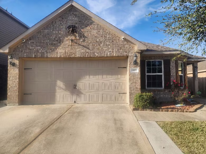 Photo of 518 Douro Drive, Crosby, TX 77532