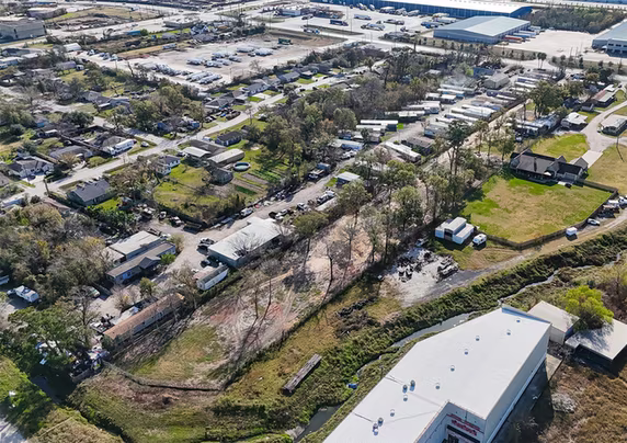 Photo 4 of 15627 Market Street, Channelview, TX
