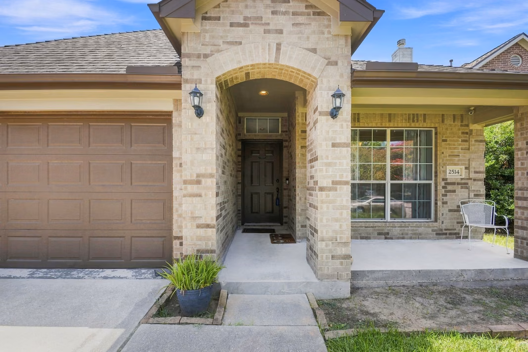 Photo 2 of 2514 Spring Dusk Lane, Spring, TX