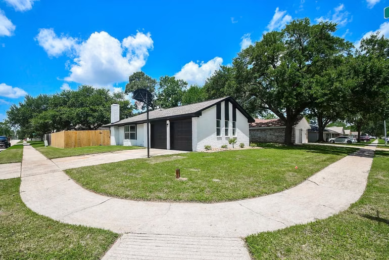 Photo 3 of 29003 Raestone Street, Spring, TX