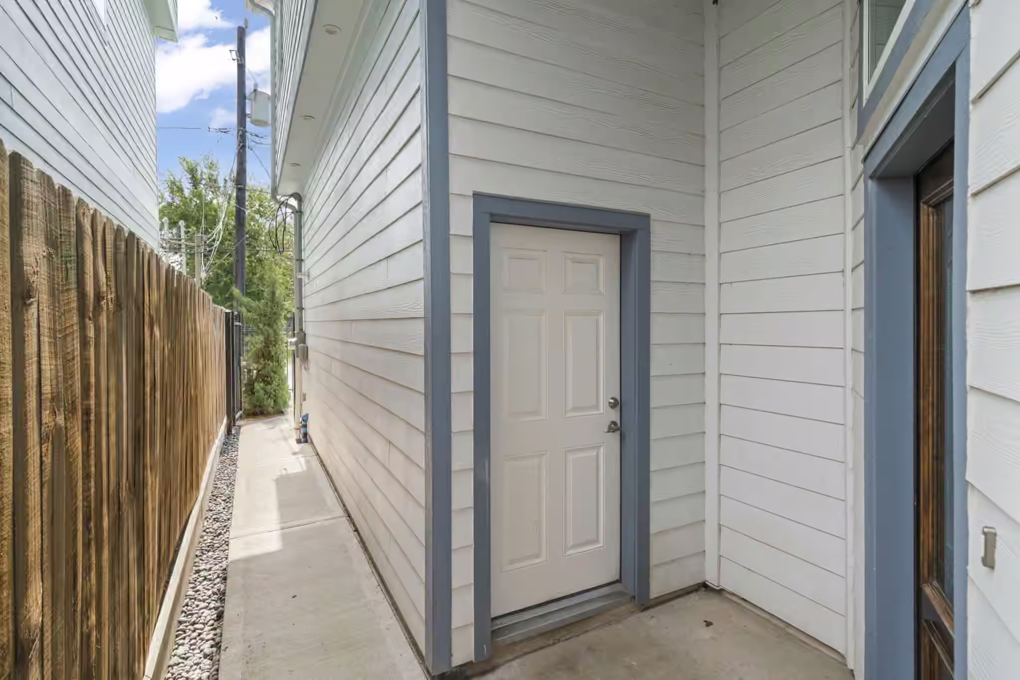 Photo 4 of 206 Burr Street A, Houston, TX
