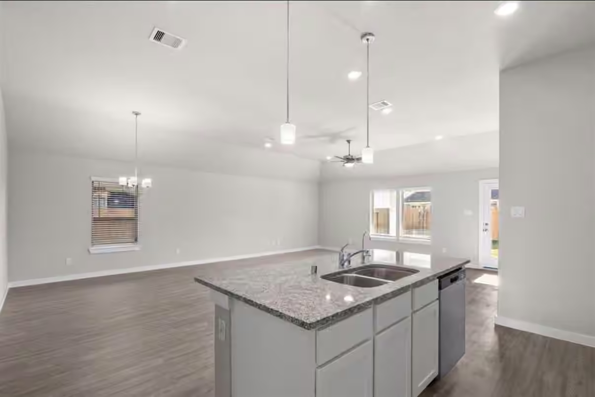 Photo 7 of 7627 Sirocco Lane, Baytown, TX