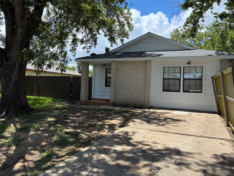 Photo of 5315 Gayla Lane, Baytown, TX 77521
