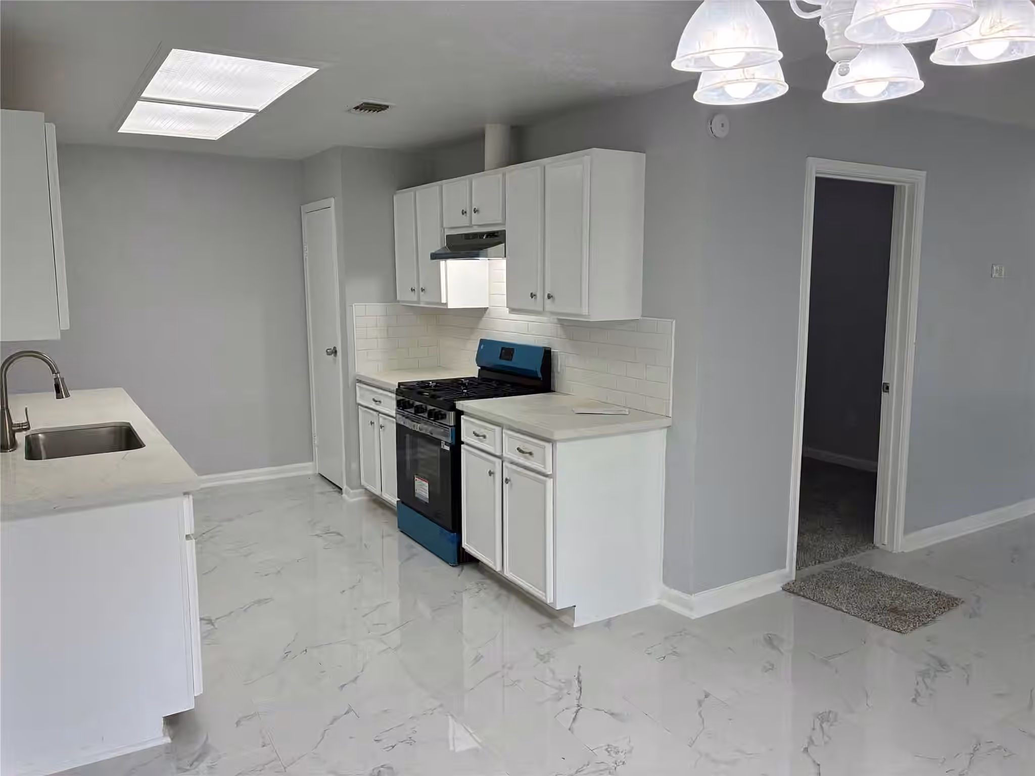 Photo 5 of 5315 Gayla Lane, Baytown, TX