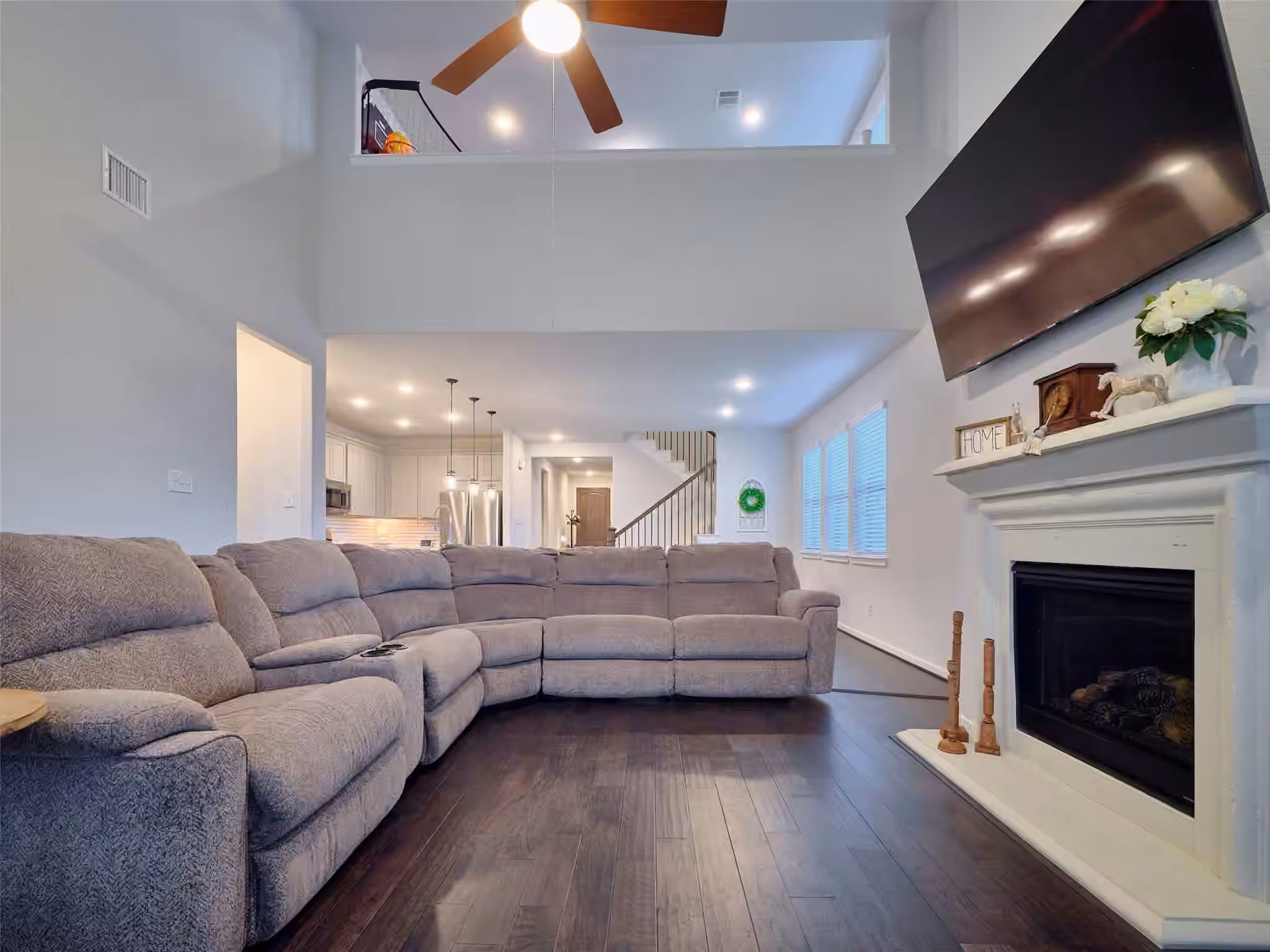 Photo 2 of 400 Beken Cove Lane, La Porte, TX