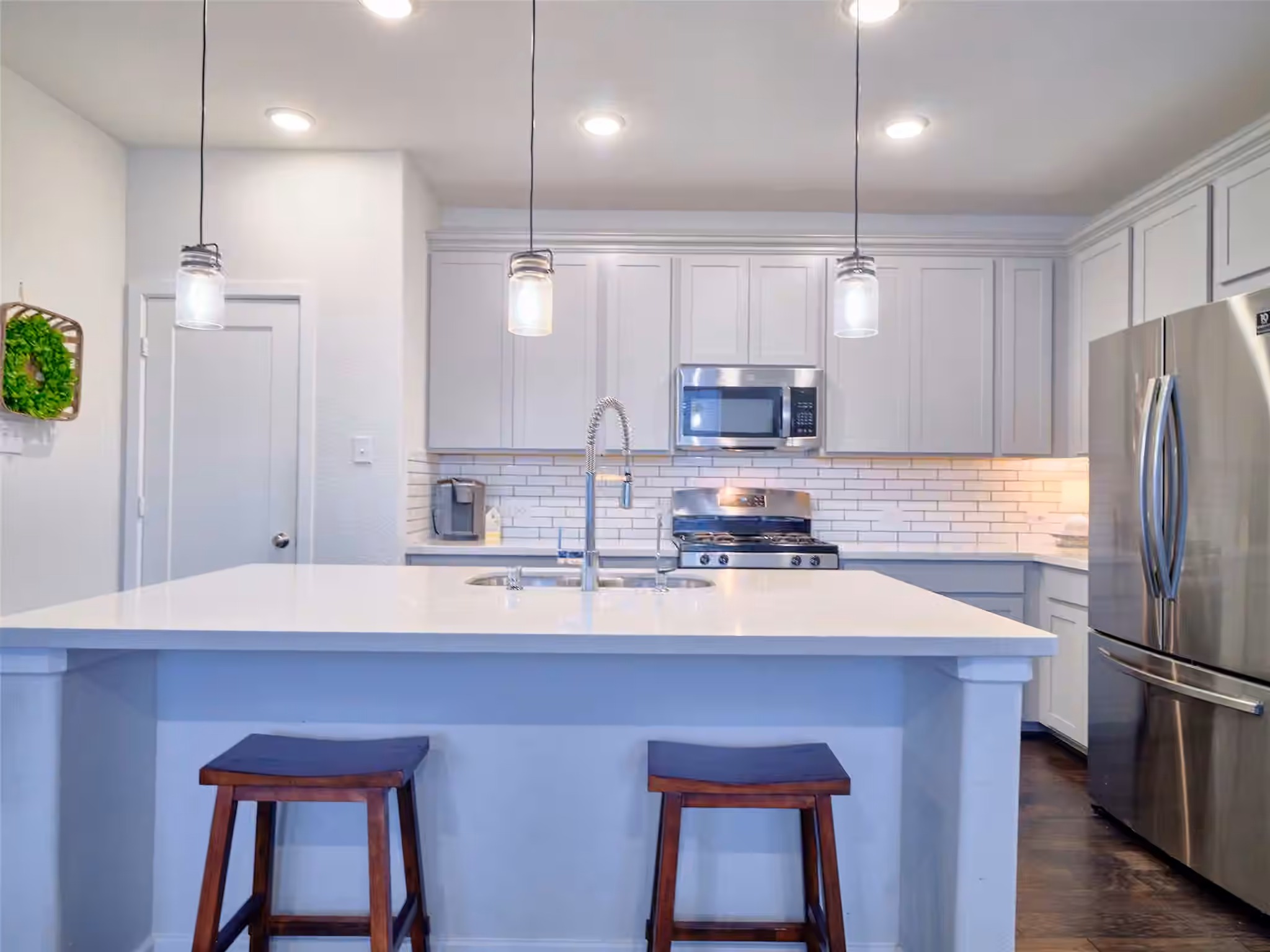 Photo 3 of 400 Beken Cove Lane, La Porte, TX