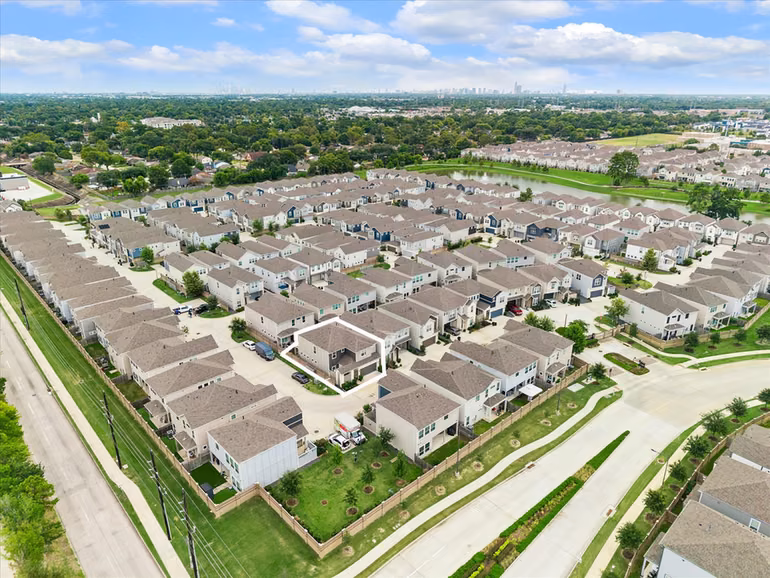 Photo 5 of 4210 Upland Bend Drive, Houston, TX