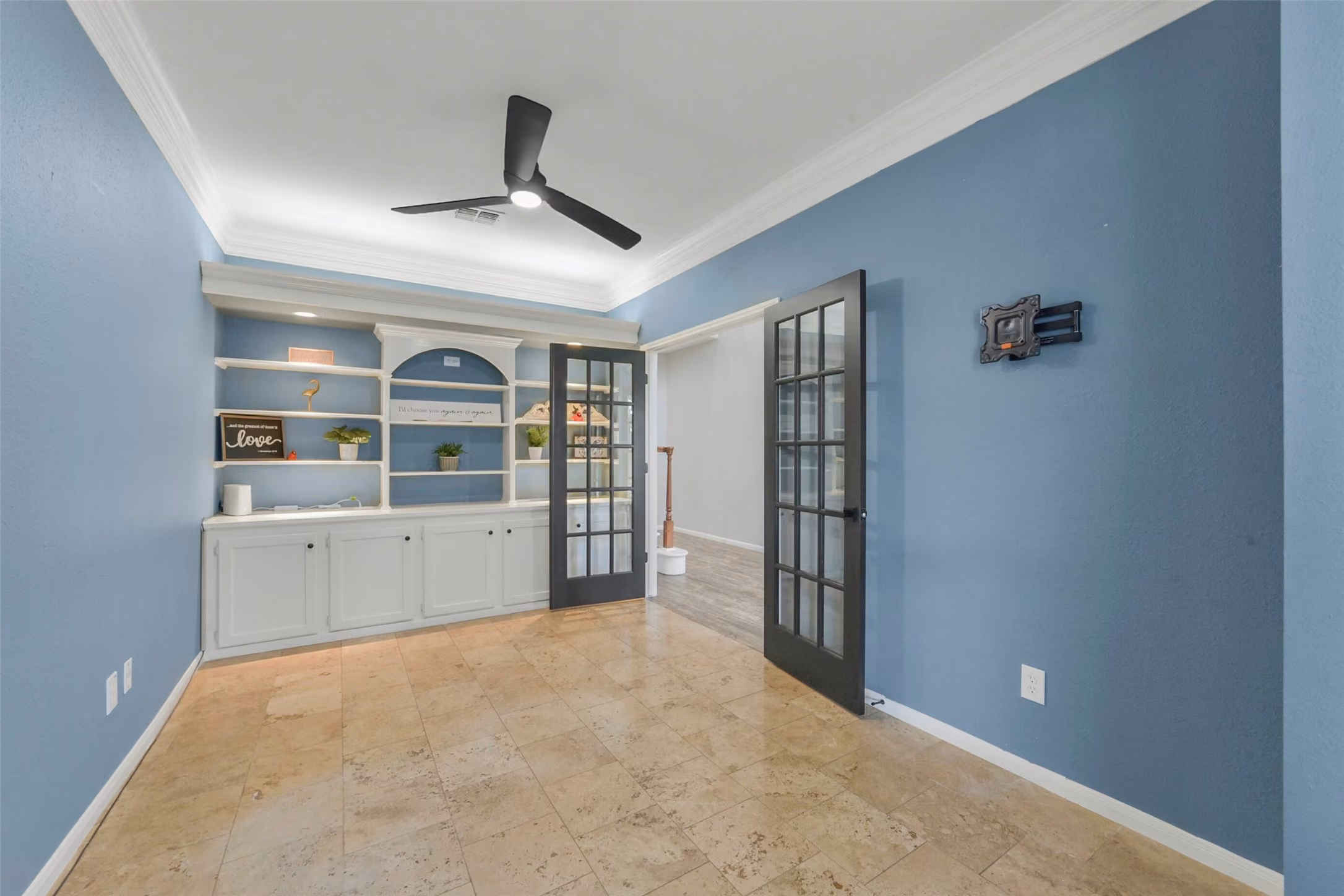 Photo 6 of 15730 Lake Loop Drive, Cypress, TX