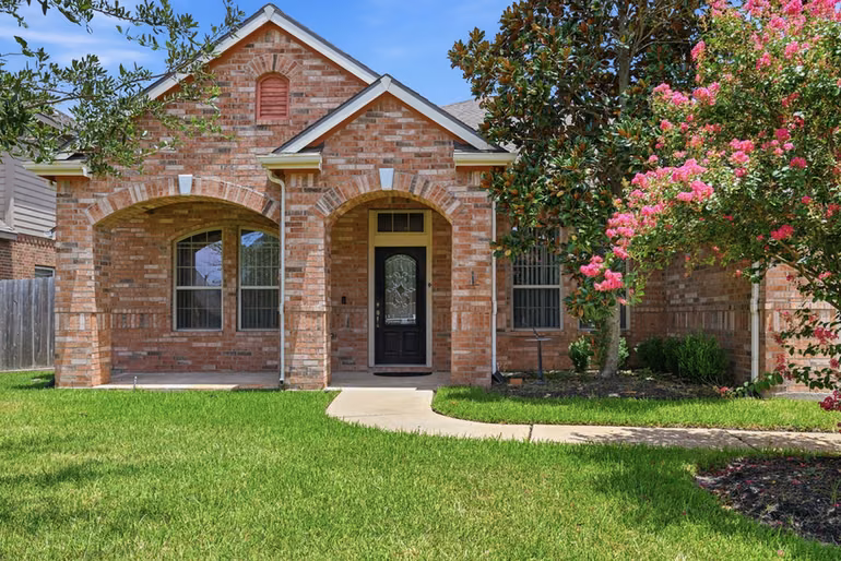 Photo 3 of 18714 Tupper Creek Court, Tomball, TX