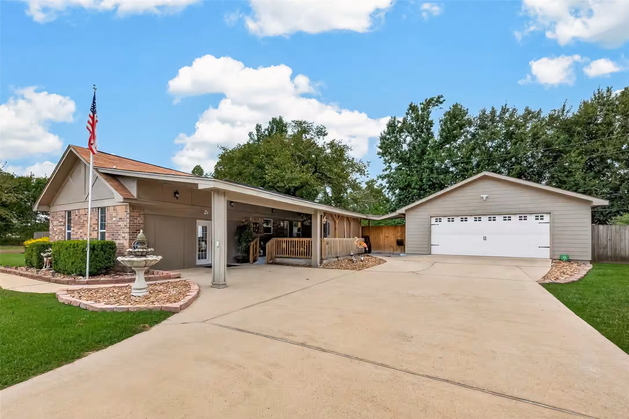 Photo 2 of 111 Texarkana Drive, Magnolia, TX