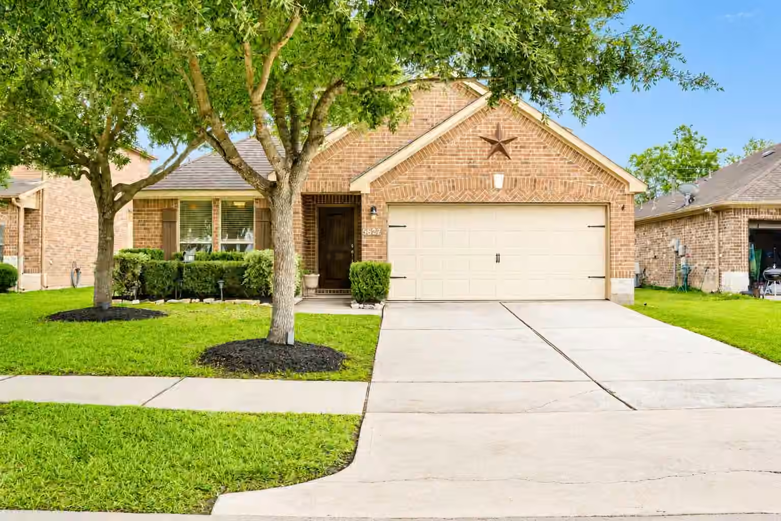 Photo 2 of 5827 Micah Lane, Rosenberg, TX