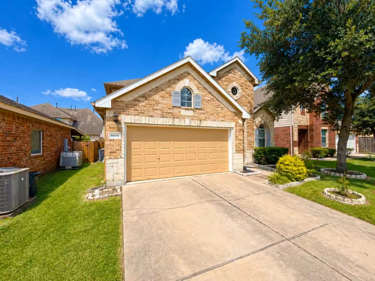 Photo 2 of 8806 Inglebrook Lane, Houston, TX