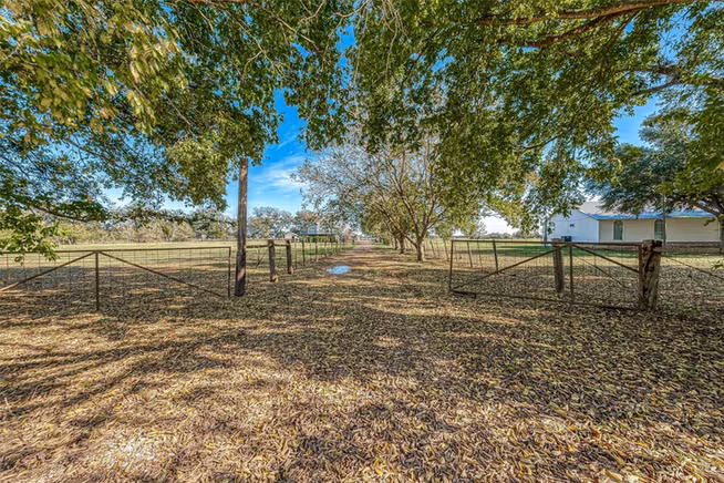 Photo 4 of 4502 Gainsborough Drive, Brookshire, TX