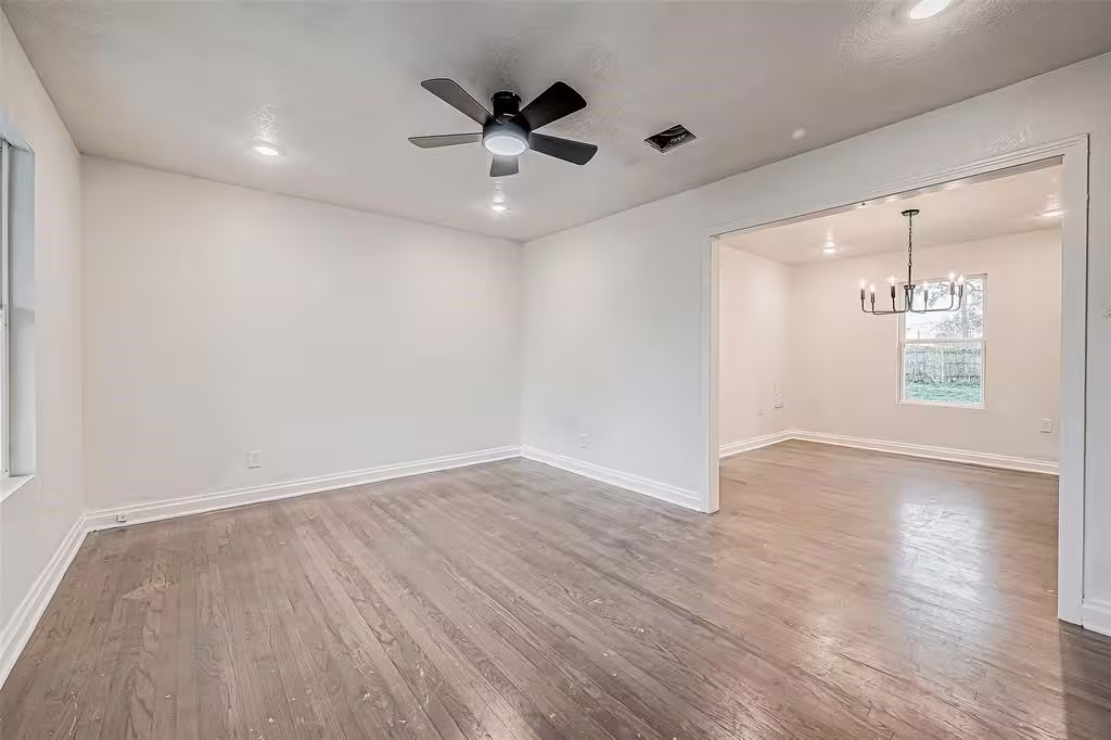 Photo 6 of 7010 S Hall Street, Houston, TX