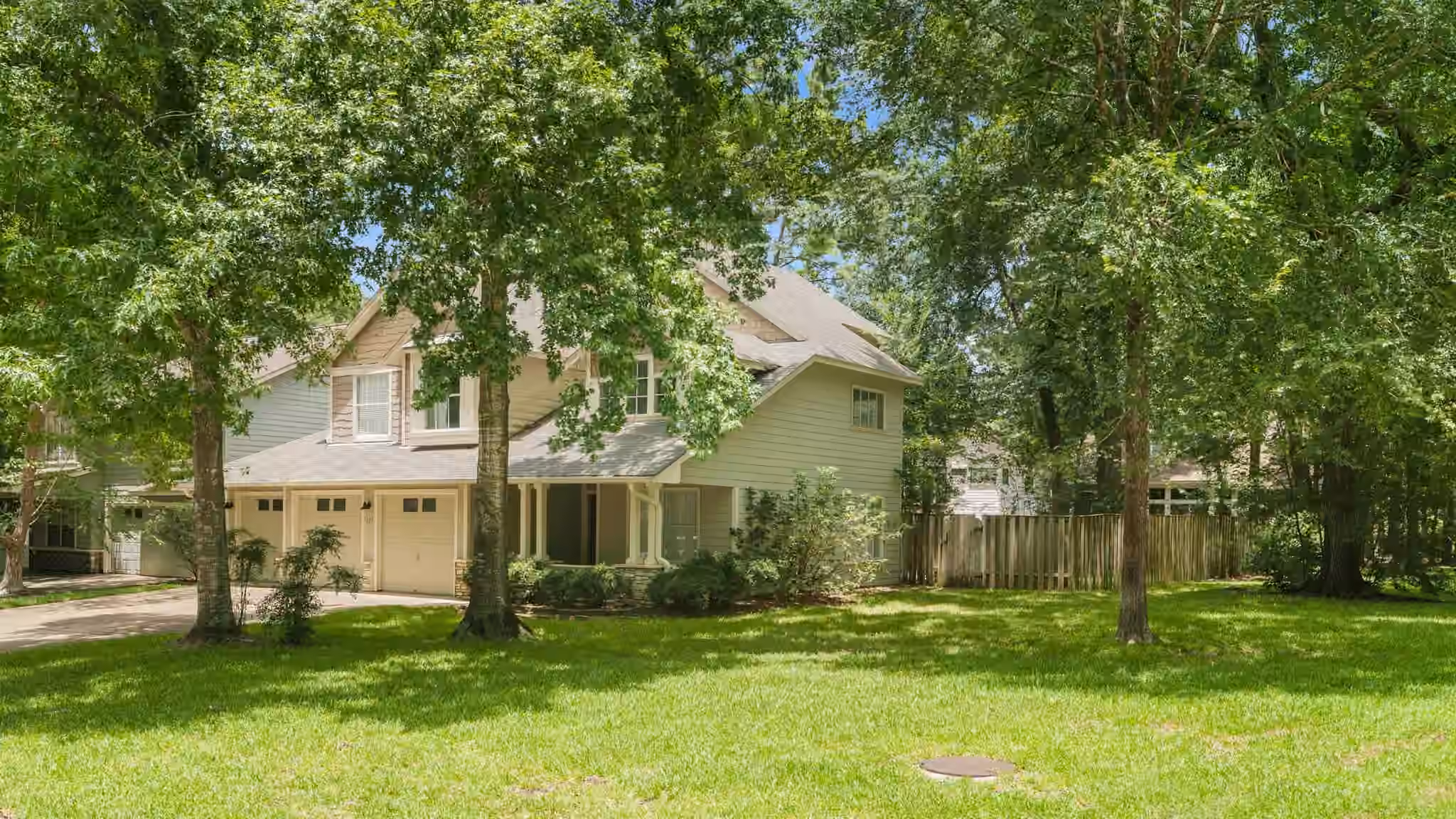 Photo 2 of 123 Sheerborne Court, The Woodlands, TX