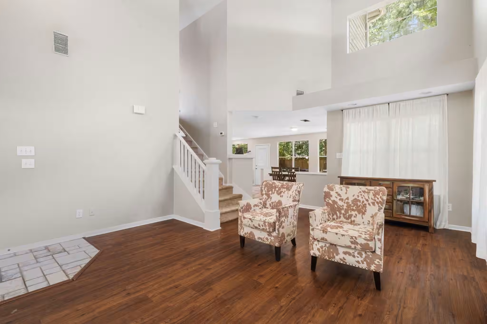 Photo 5 of 123 Sheerborne Court, The Woodlands, TX