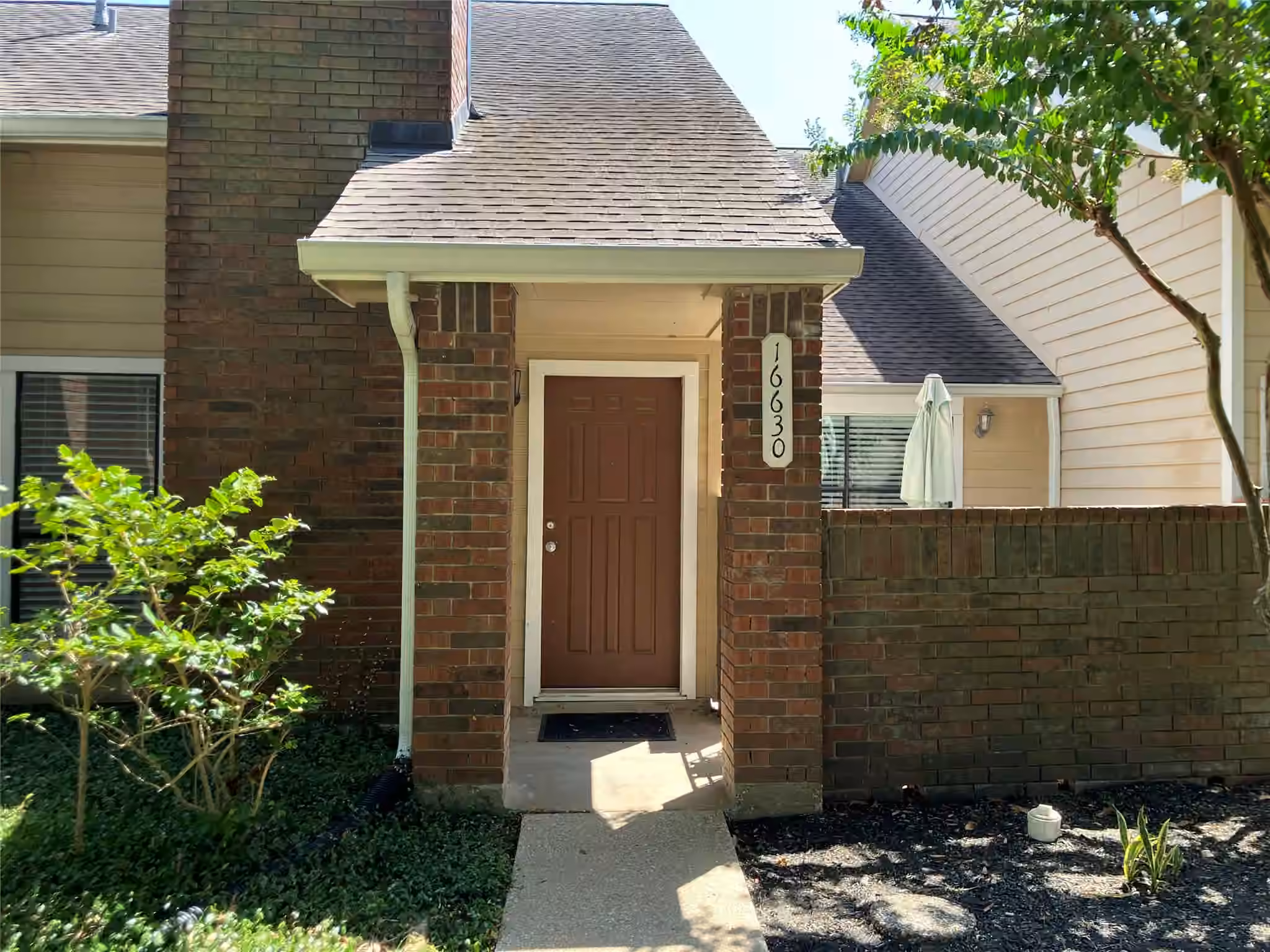 Photo 2 of 16630 Holly Trail Drive 2, Houston, TX