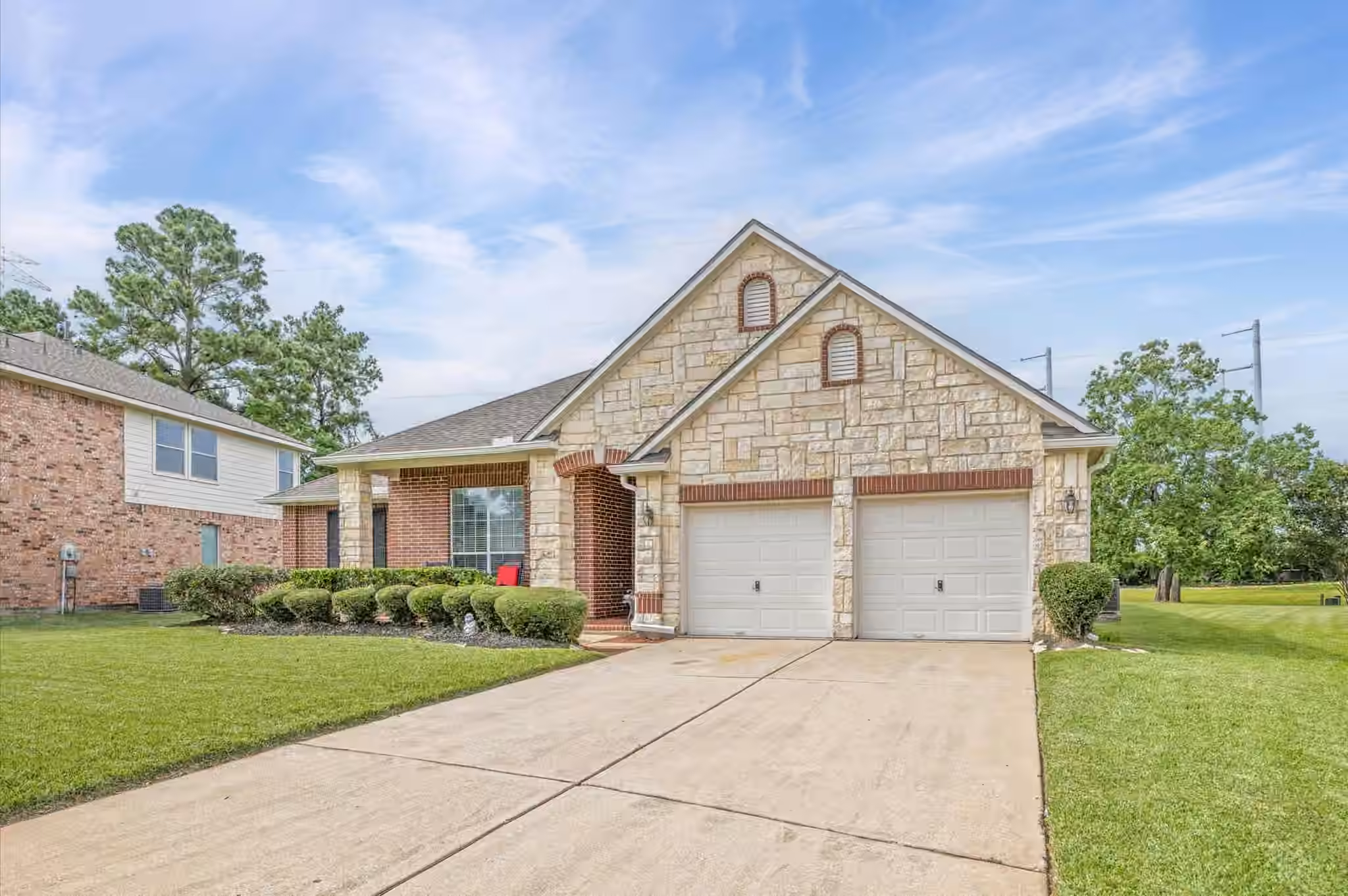 Photo 3 of 7502 Heron Lakes Drive, Houston, TX