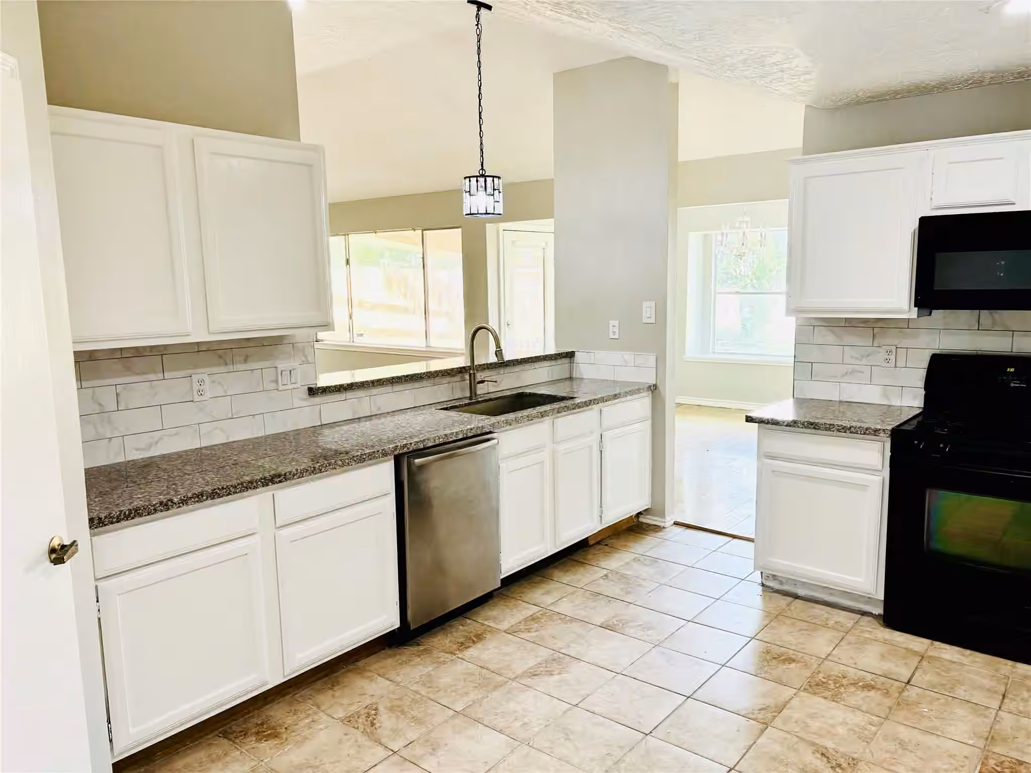 Photo 5 of 11514 Villa Heights Drive, Houston, TX