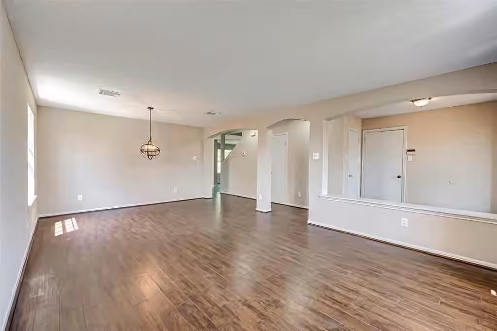 Photo 5 of 16510 Amy Ridge Road, Houston, TX