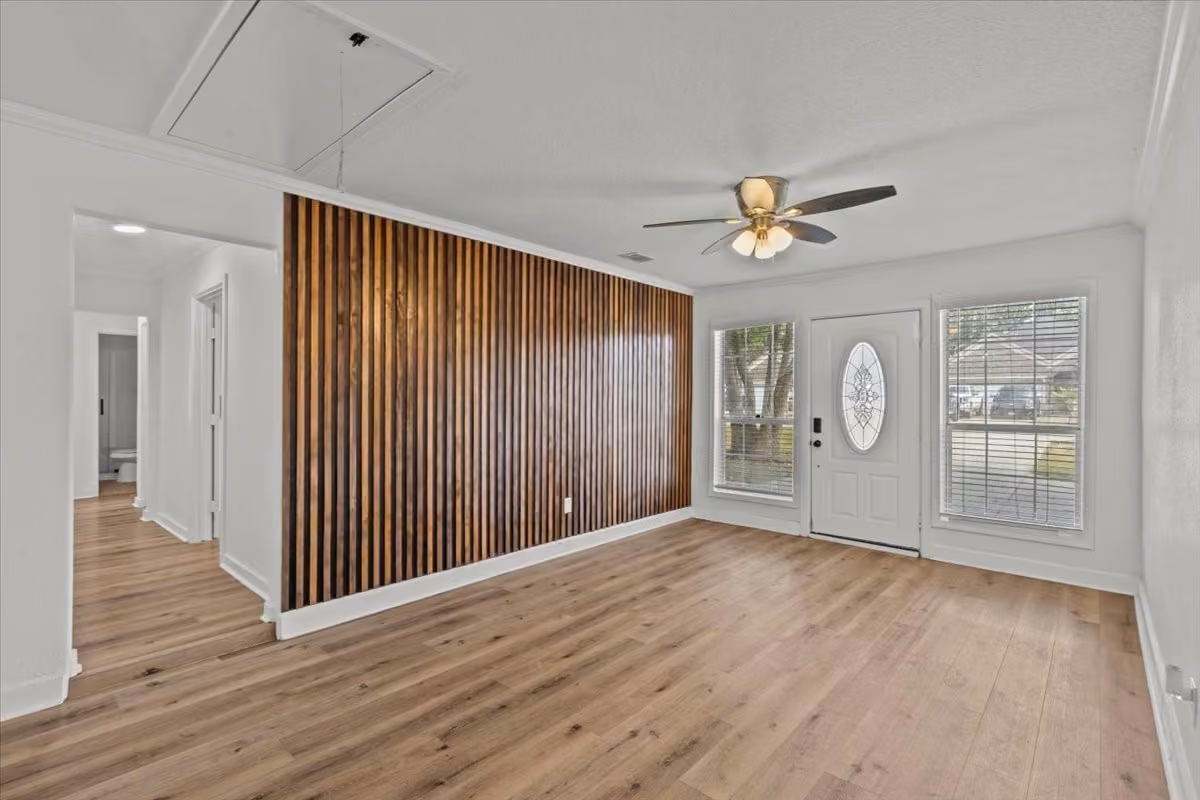 Photo 5 of 4501 E 38th Street, Dickinson, TX