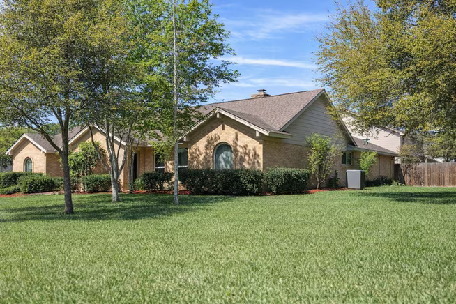 Photo 2 of 1912 Aggie Lane, League City, TX