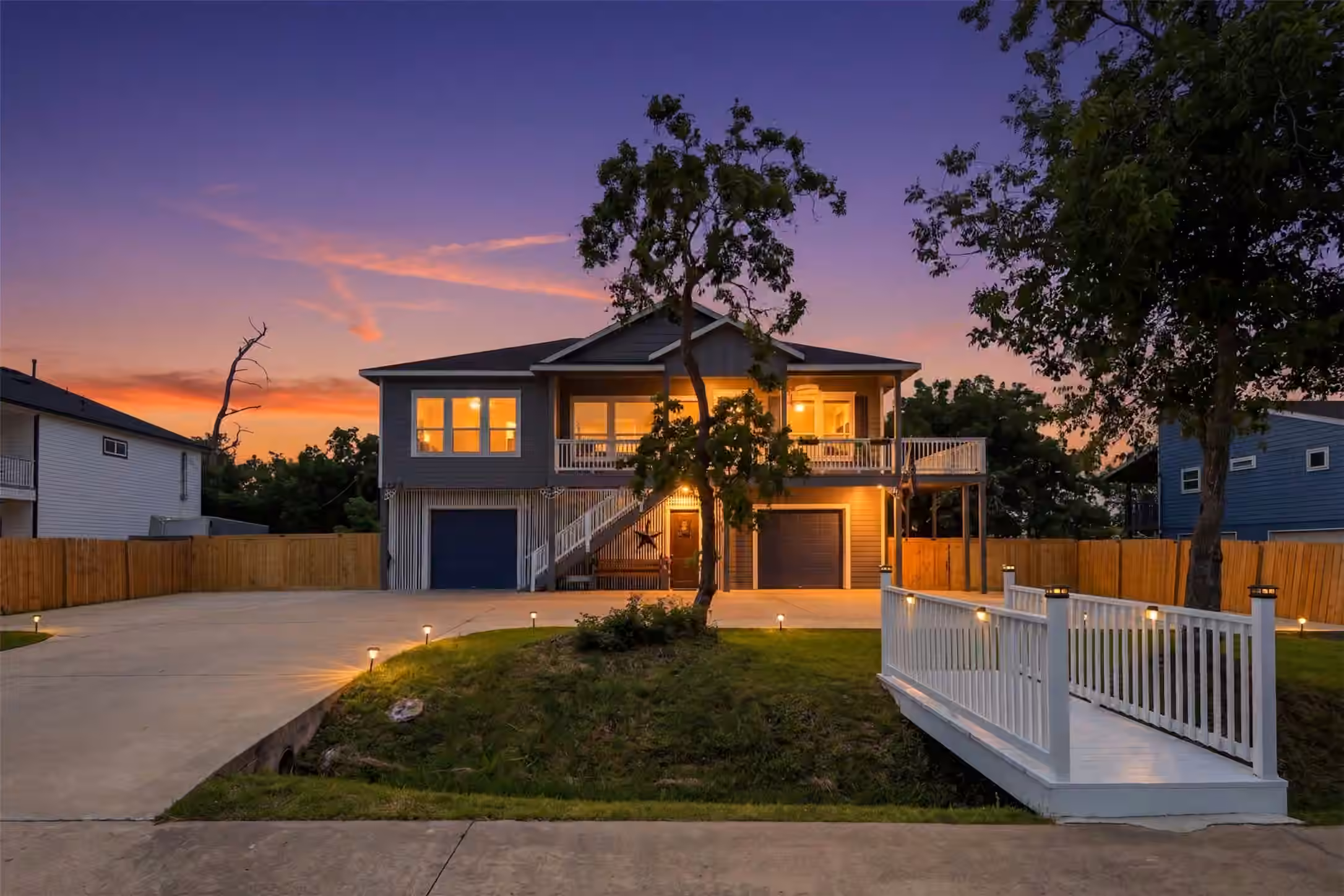 Photo 2 of 613 Oakdale Street, La Porte, TX