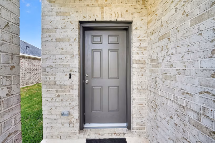Photo 4 of 2107 Spring Hollow Drive, Baytown, TX