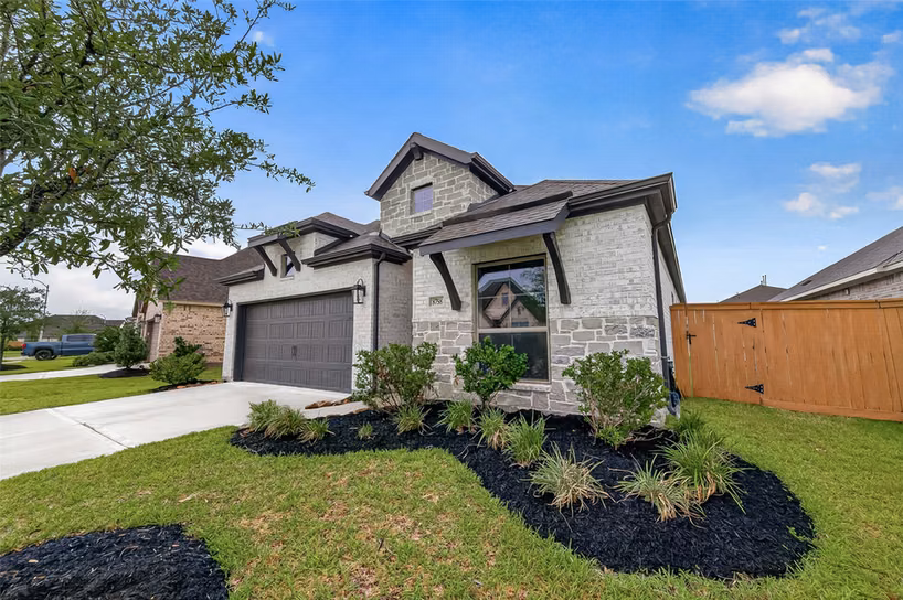 Photo 2 of 8758 Harbor Pines Drive, Cypress, TX
